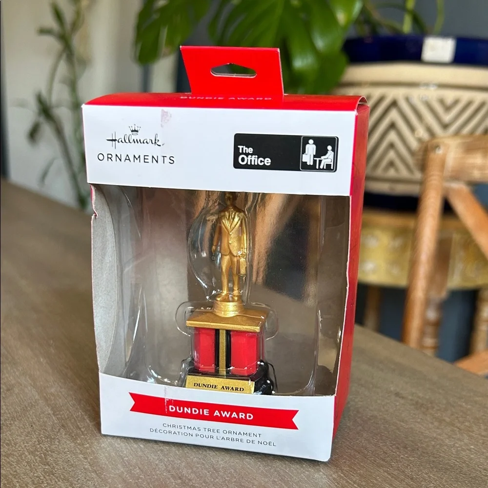 Hallmark Dundie Award Ornament The Office -Christmas tree